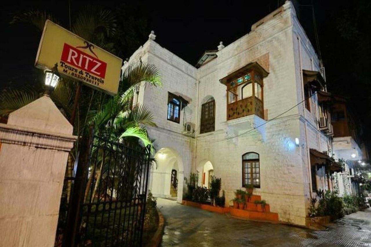Hotel Ritz Пюн Екстериор снимка