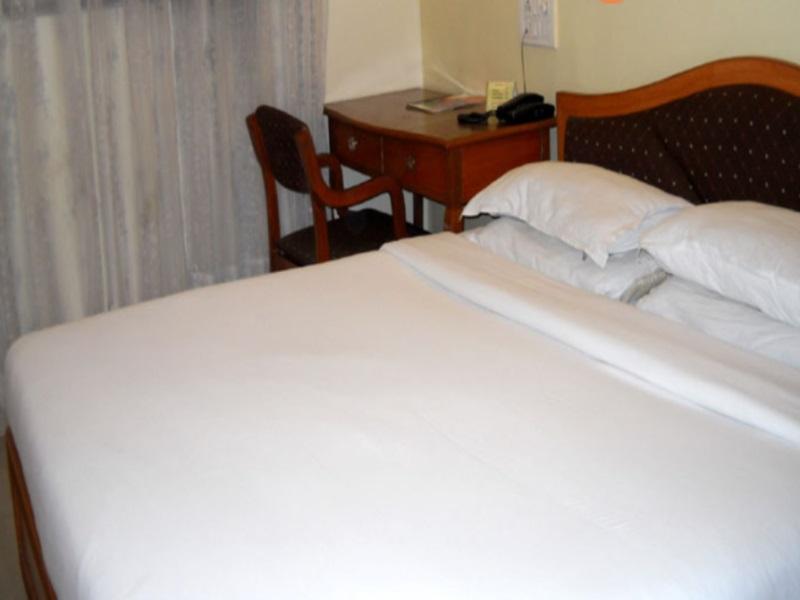 Hotel Ritz Пюн Екстериор снимка