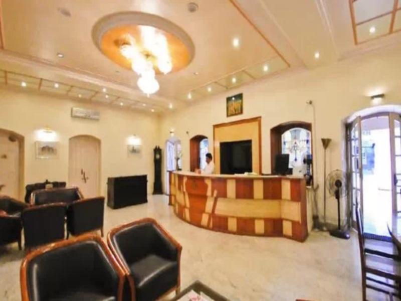 Hotel Ritz Пюн Екстериор снимка