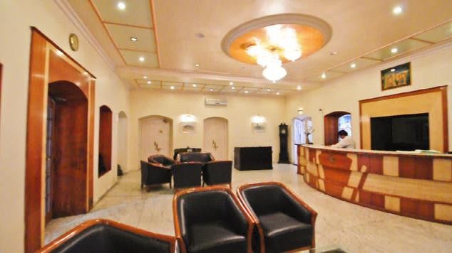 Hotel Ritz Пюн Екстериор снимка