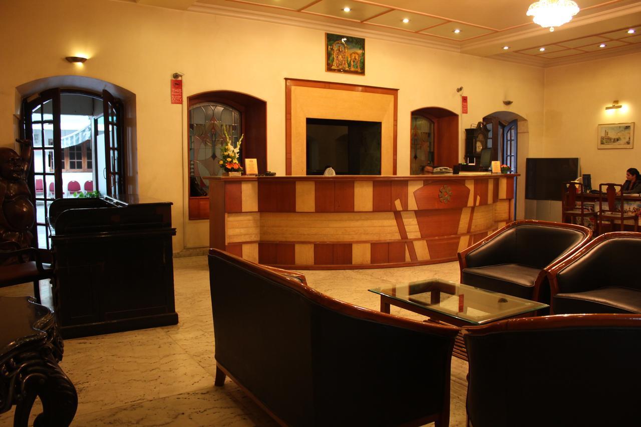 Hotel Ritz Пюн Екстериор снимка