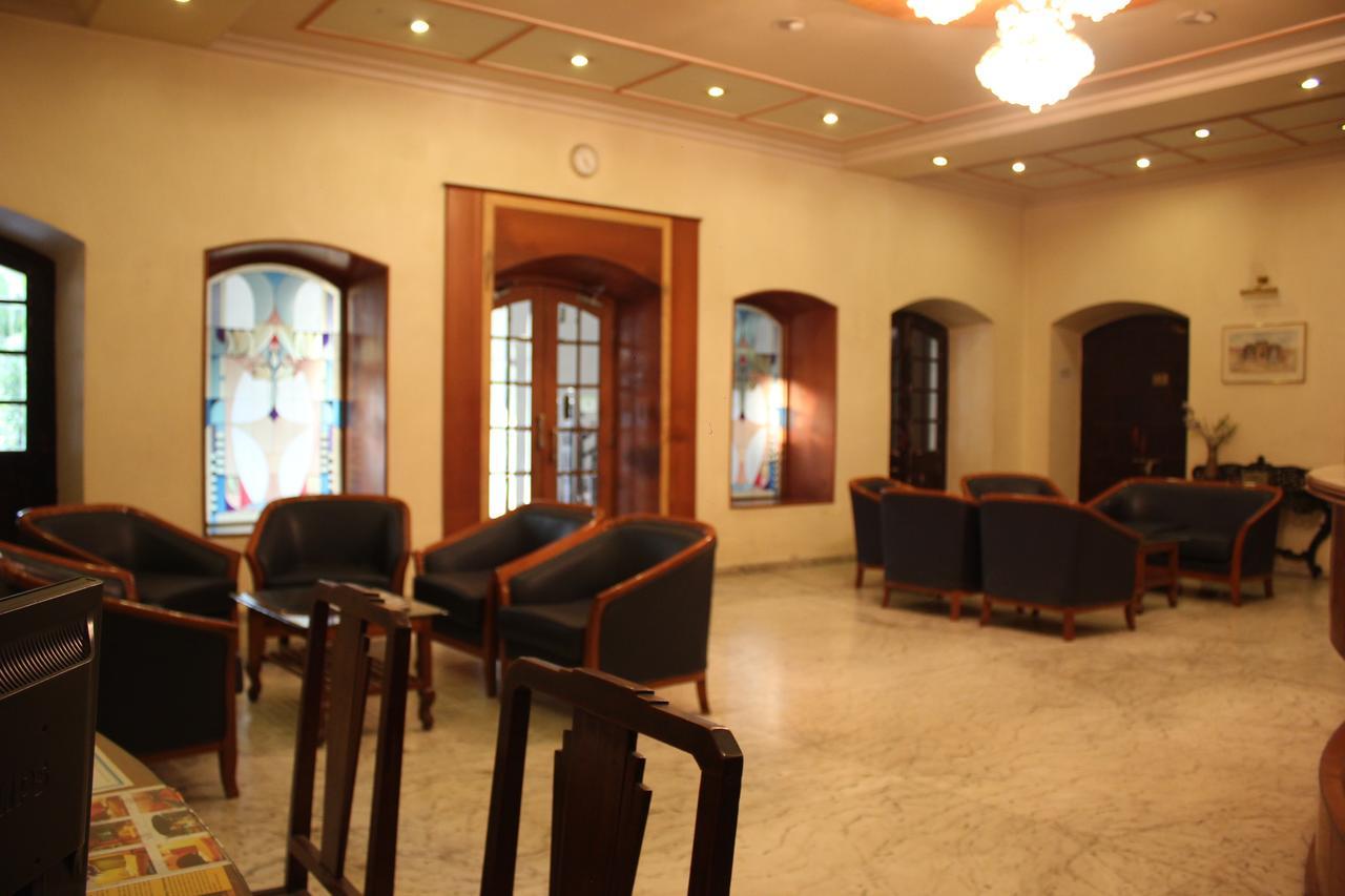 Hotel Ritz Пюн Екстериор снимка
