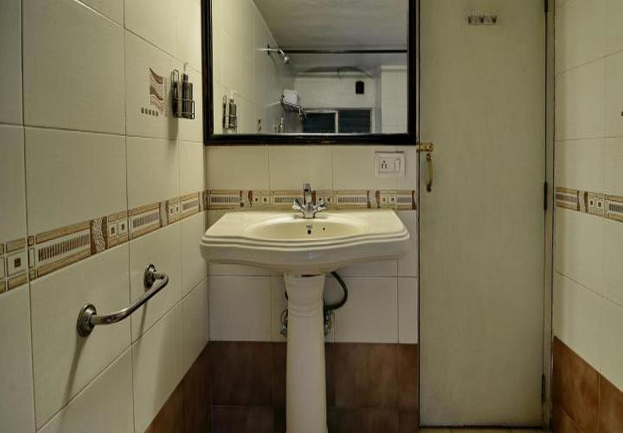 Hotel Ritz Пюн Екстериор снимка