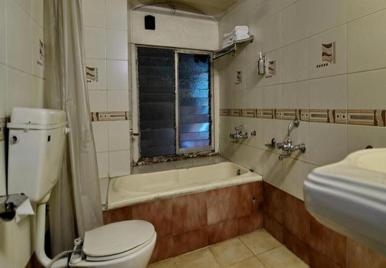 Hotel Ritz Пюн Екстериор снимка