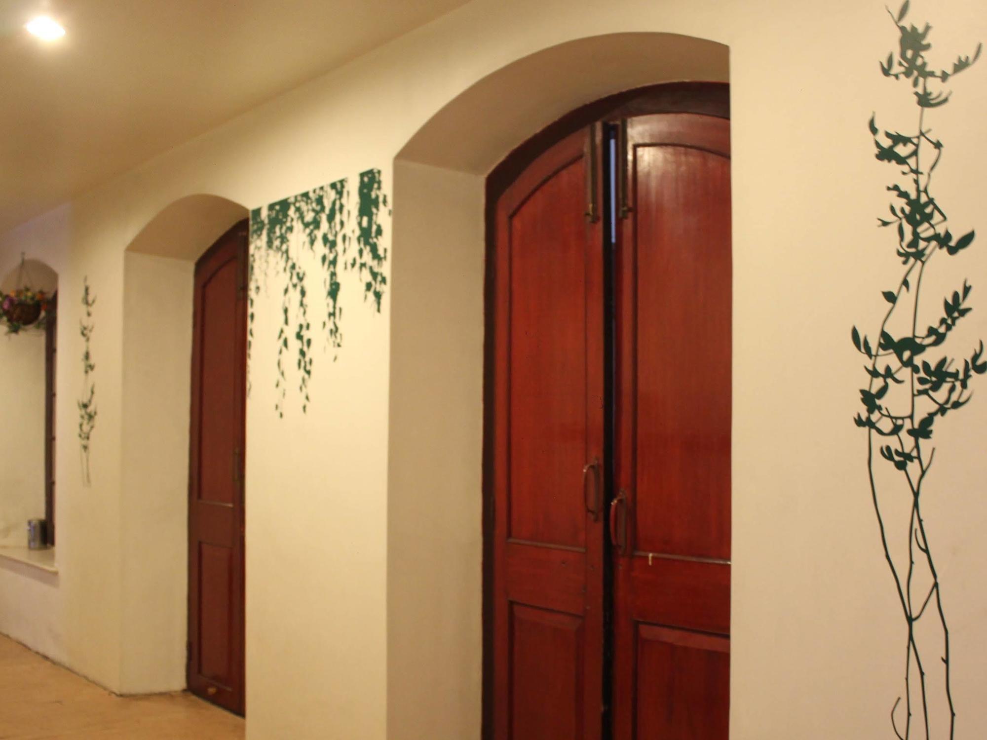 Hotel Ritz Пюн Екстериор снимка