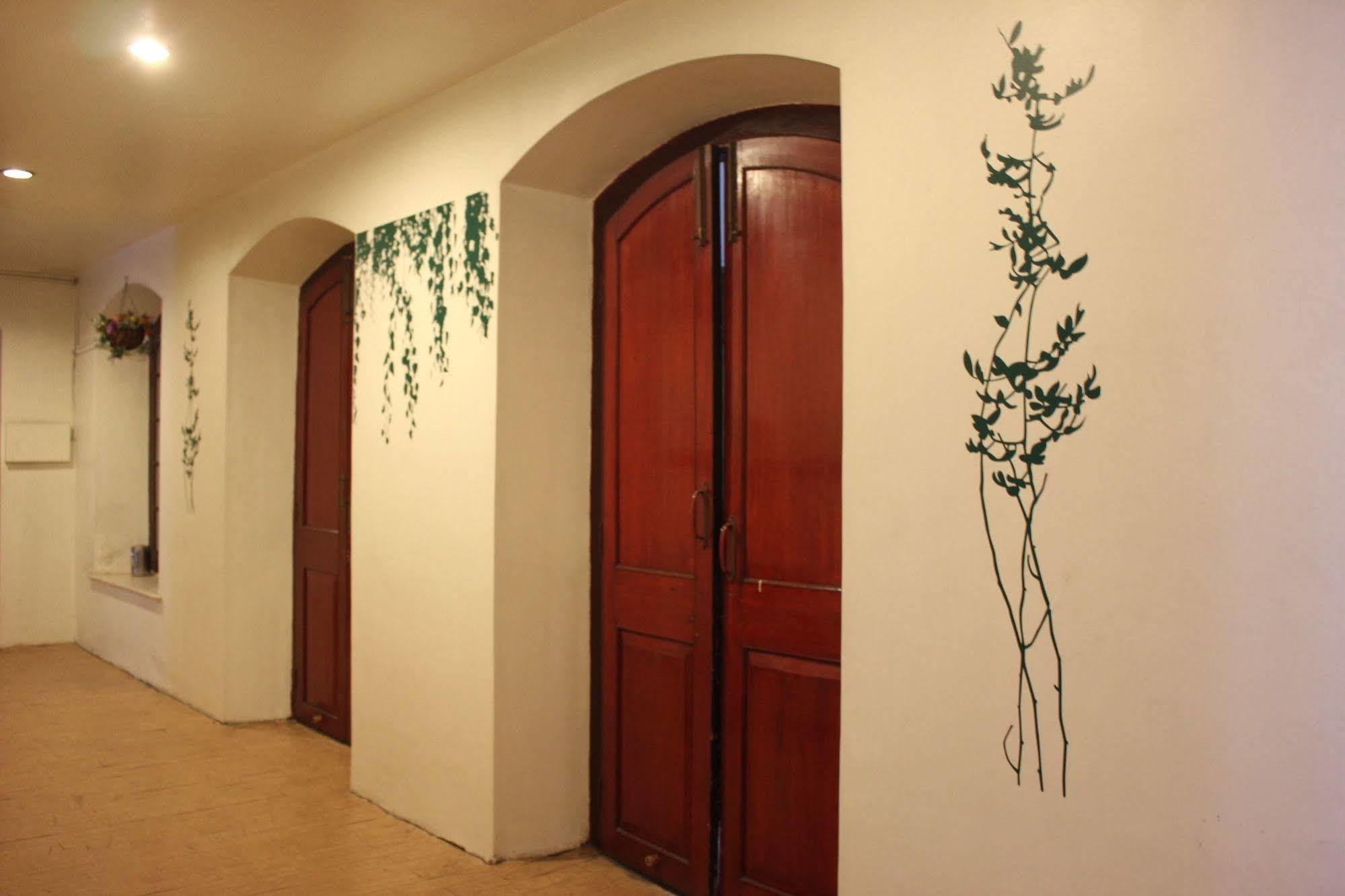 Hotel Ritz Пюн Екстериор снимка